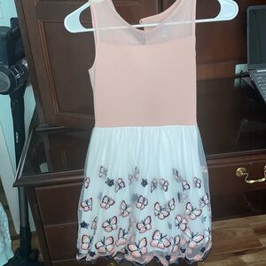 Girls dress size 7 🦋💖🤍